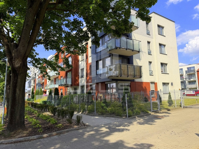 Umeblowana kawalerka z balkonem