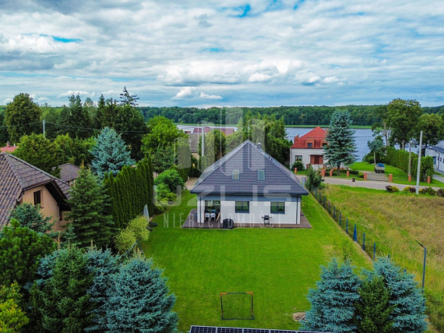 WYJĄTKOWA REZYDENCJA NAD JEZIORAKIEM